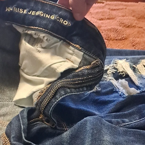 American Eagle Outfitters Women's Blue Distressed Jeans - Picture 4 of 4